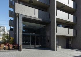 16/16 エントランス