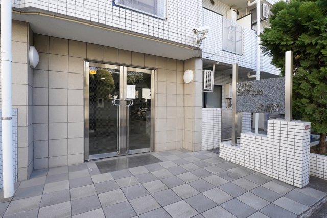 17/19 エントランス