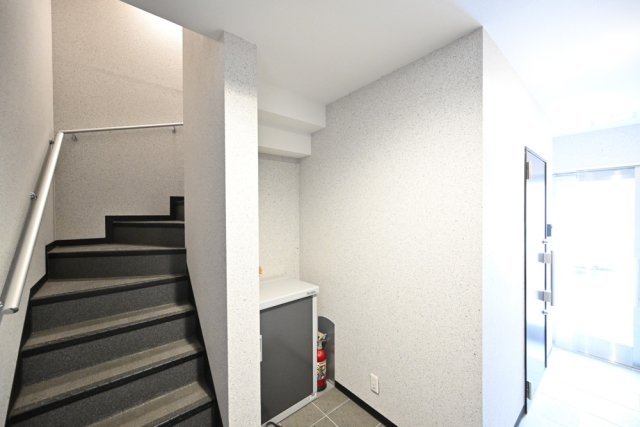 21/25 エントランス