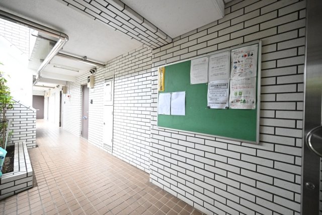 17/19 エントランス