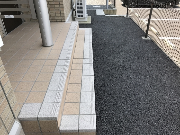 19/28 エントランス