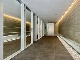 15/21 エントランス