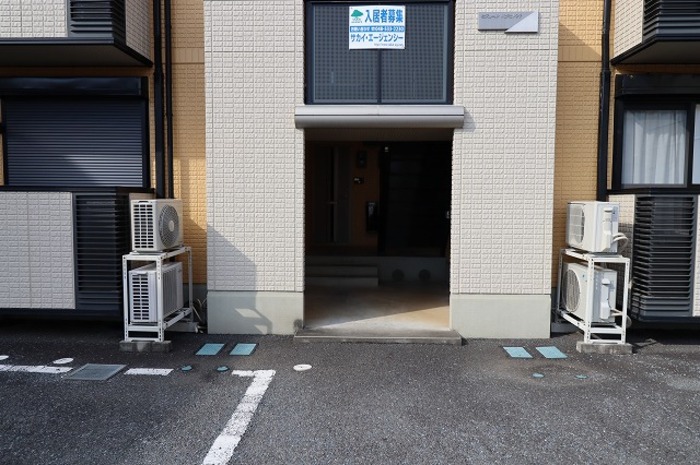 18/29 エントランス