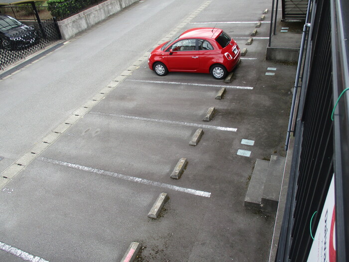 18/23 駐車場