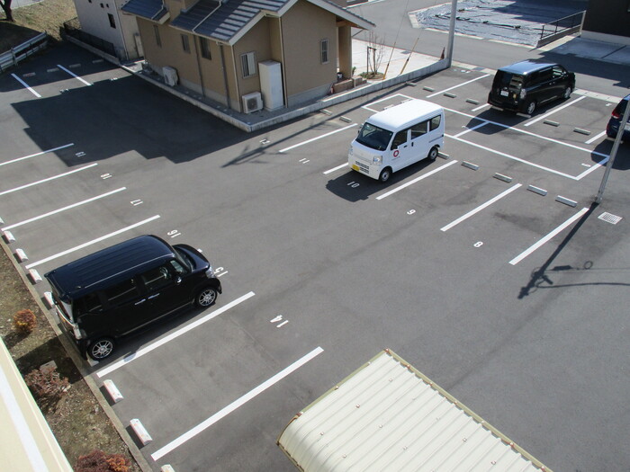18/26 駐車場
