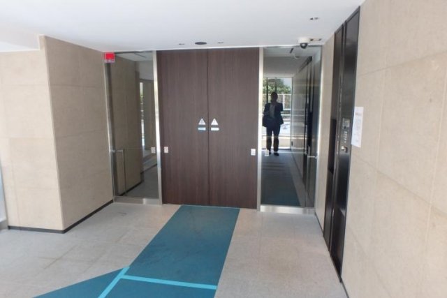 2/3 エントランス