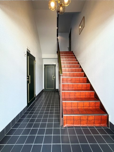 25/26 エントランス