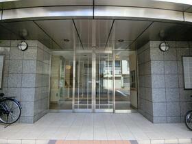 14/14 エントランス