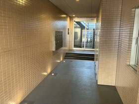 15/15 エントランス