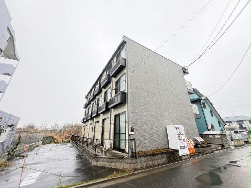 13/22 エントランス