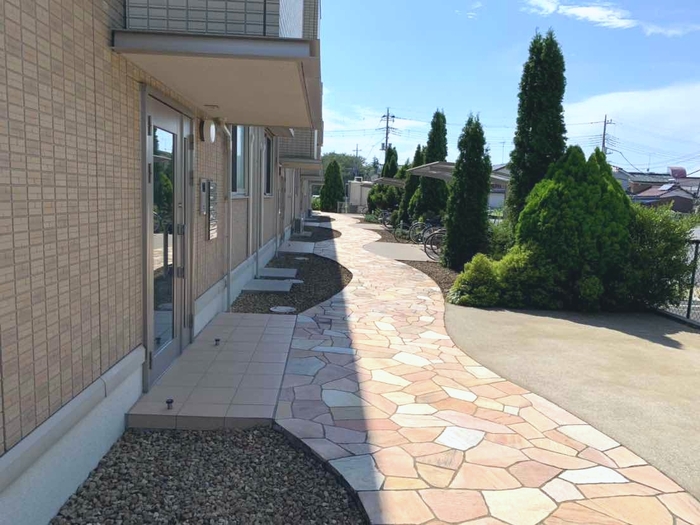 17/19 エントランス