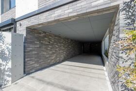 15/16 エントランス