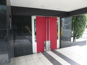 13/14 エントランス