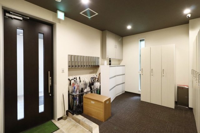 28/29 エントランス