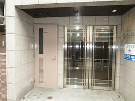 15/15 エントランス