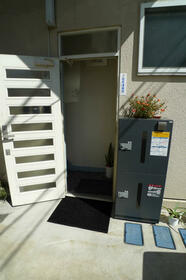 16/16 エントランス