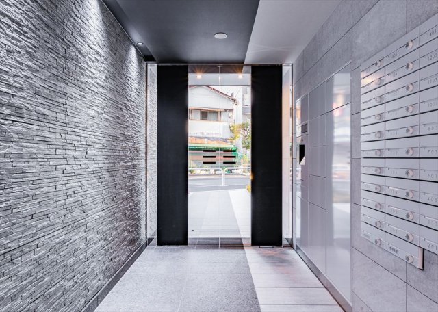 27/30 エントランス