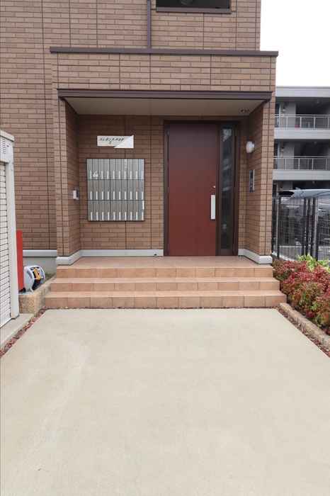 19/26 エントランス