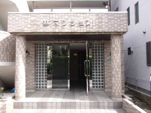 22/30 エントランス