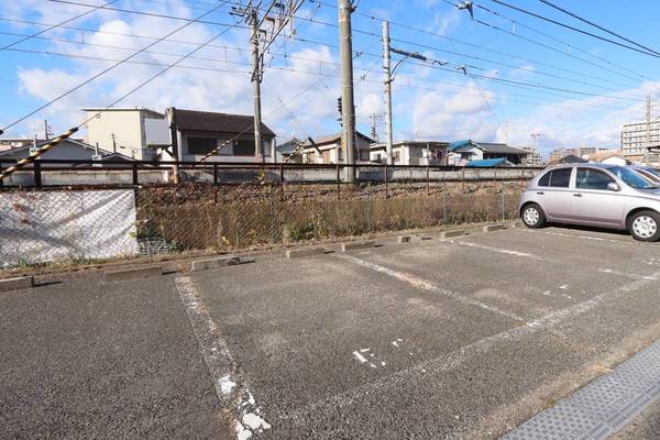 16/16 駐車場