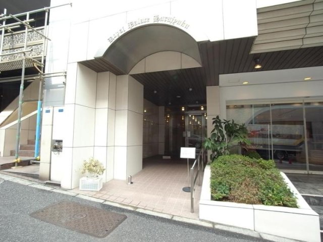 8/10 エントランス