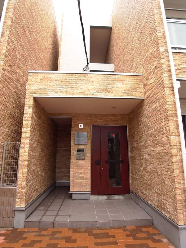 17/23 エントランス