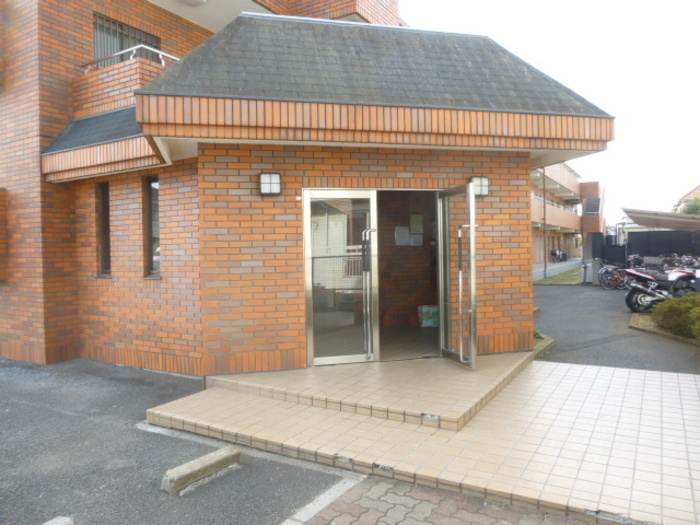 19/20 エントランス