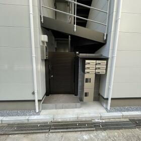 15/15 エントランス