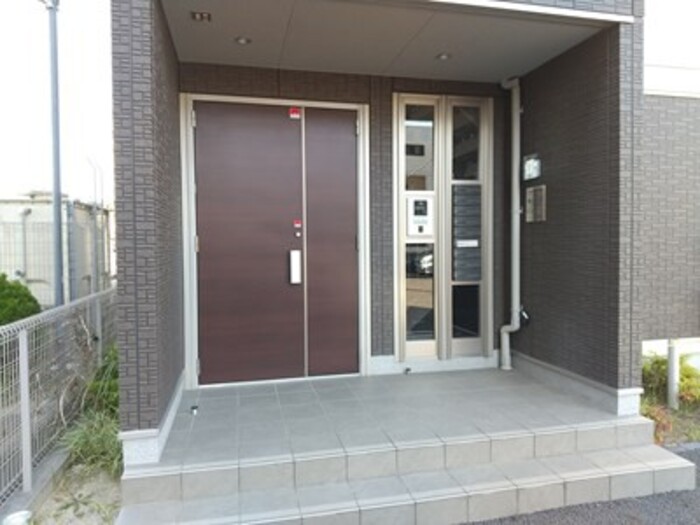 2/3 エントランス