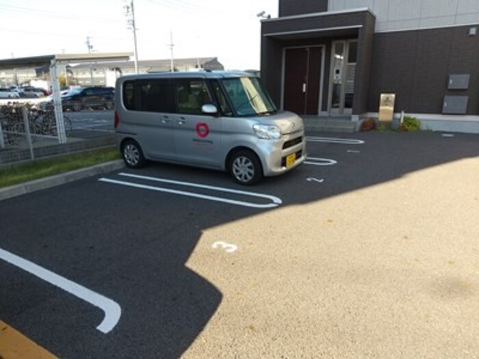 3/3 駐車場