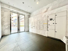 18/24 エントランス