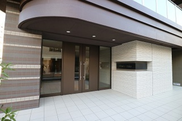 24/30 エントランス