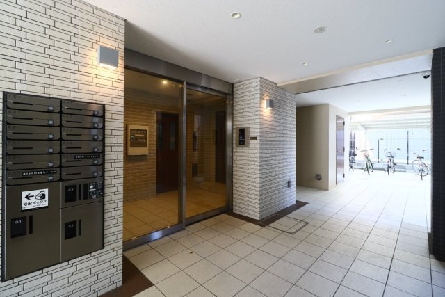 25/30 エントランス