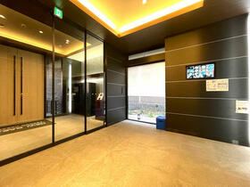 2/2 エントランス