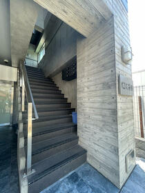 16/21 エントランス