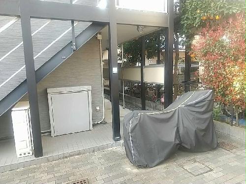 13/14 エントランス