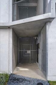 16/17 エントランス