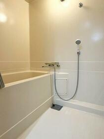 13/16 浴室