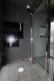 16/16 エントランス