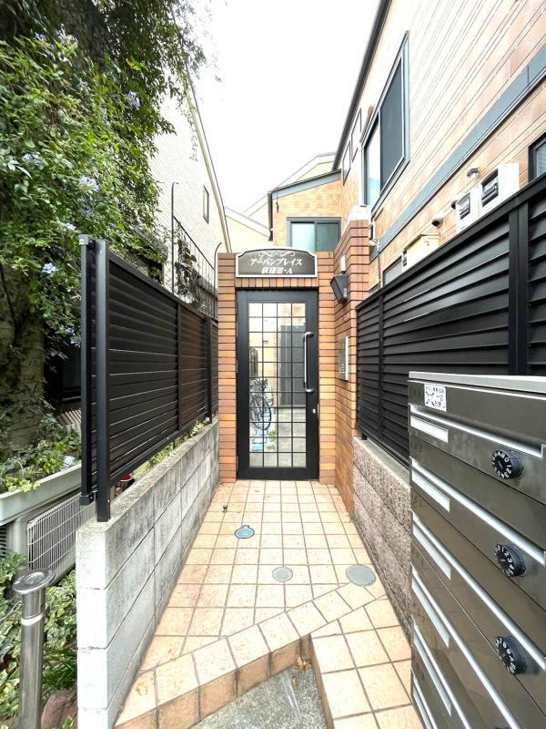 18/28 エントランス