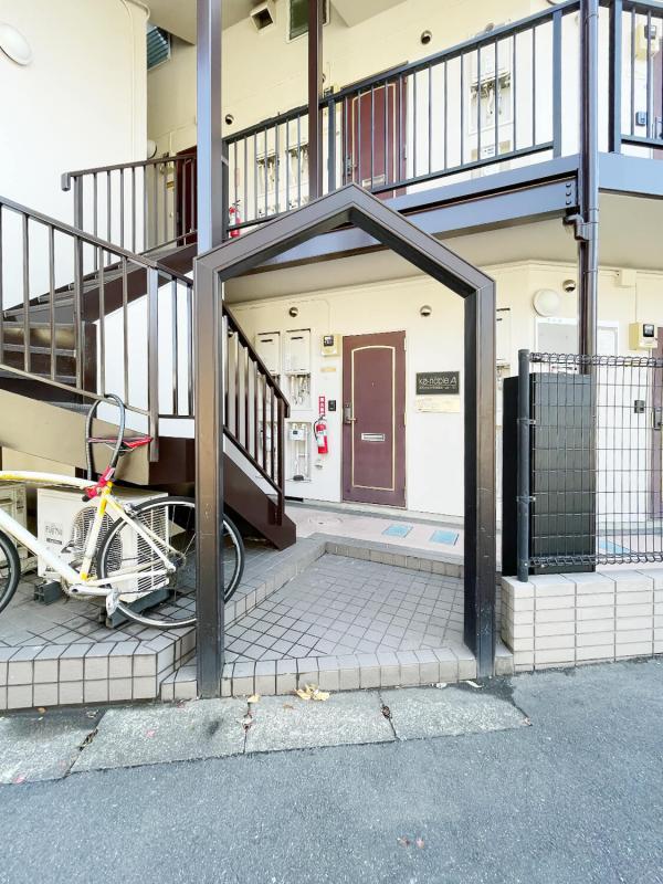 17/27 エントランス