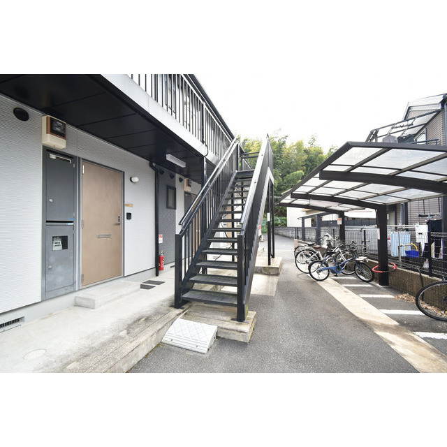 22/30 エントランス