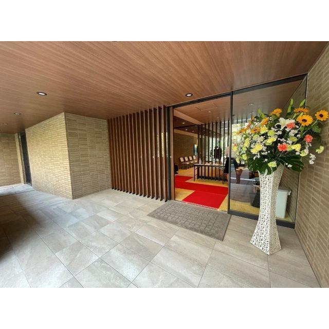 21/30 エントランス