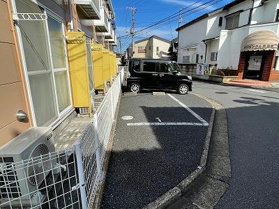 27/30 駐車場