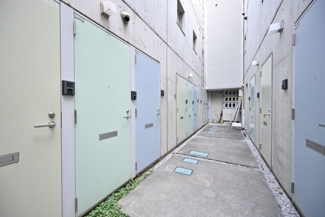 23/24 エントランス