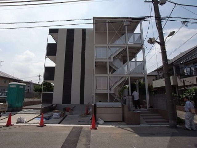 20/21 エントランス