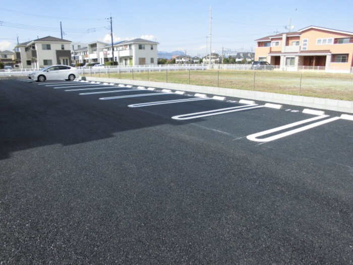 19/23 駐車場
