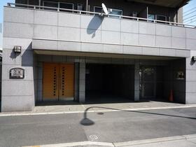 16/16 エントランス