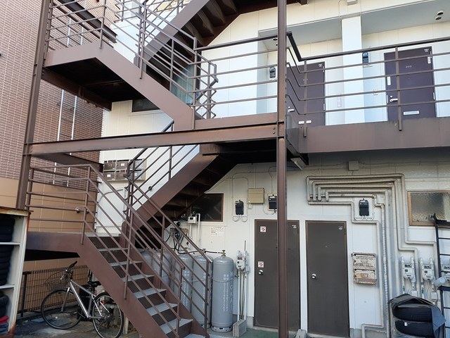 17/23 エントランス