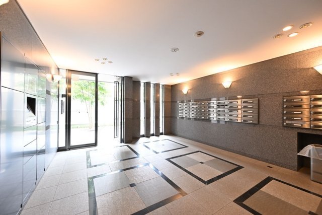 22/23 エントランス